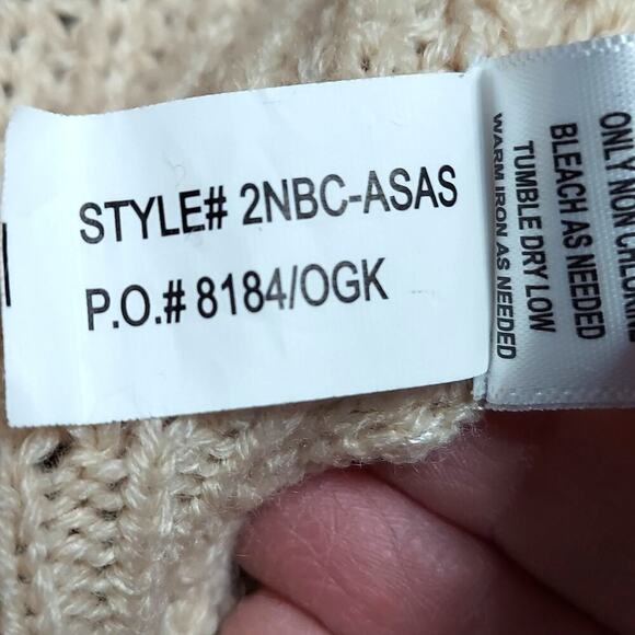 Oak & Trellis Women's Beige V-Neck Oversized Cropped Knit Sweater - Picture 7 of 7